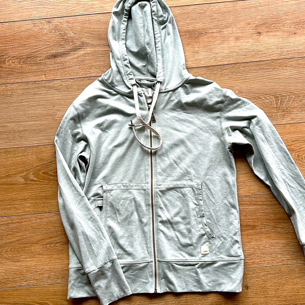 Vuori halo hoodie